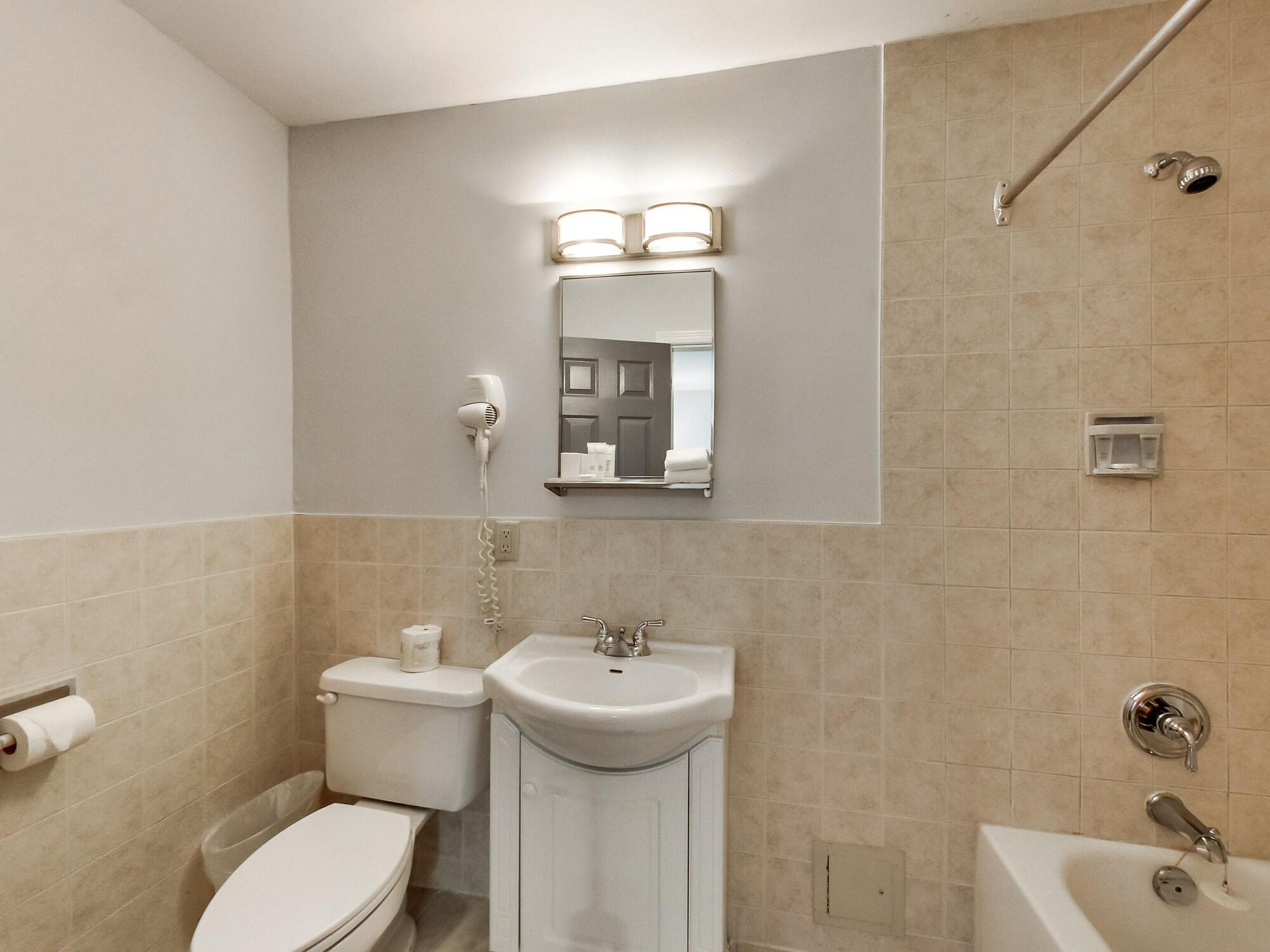 Isabella Hotel & Suites Торонто Екстериор снимка