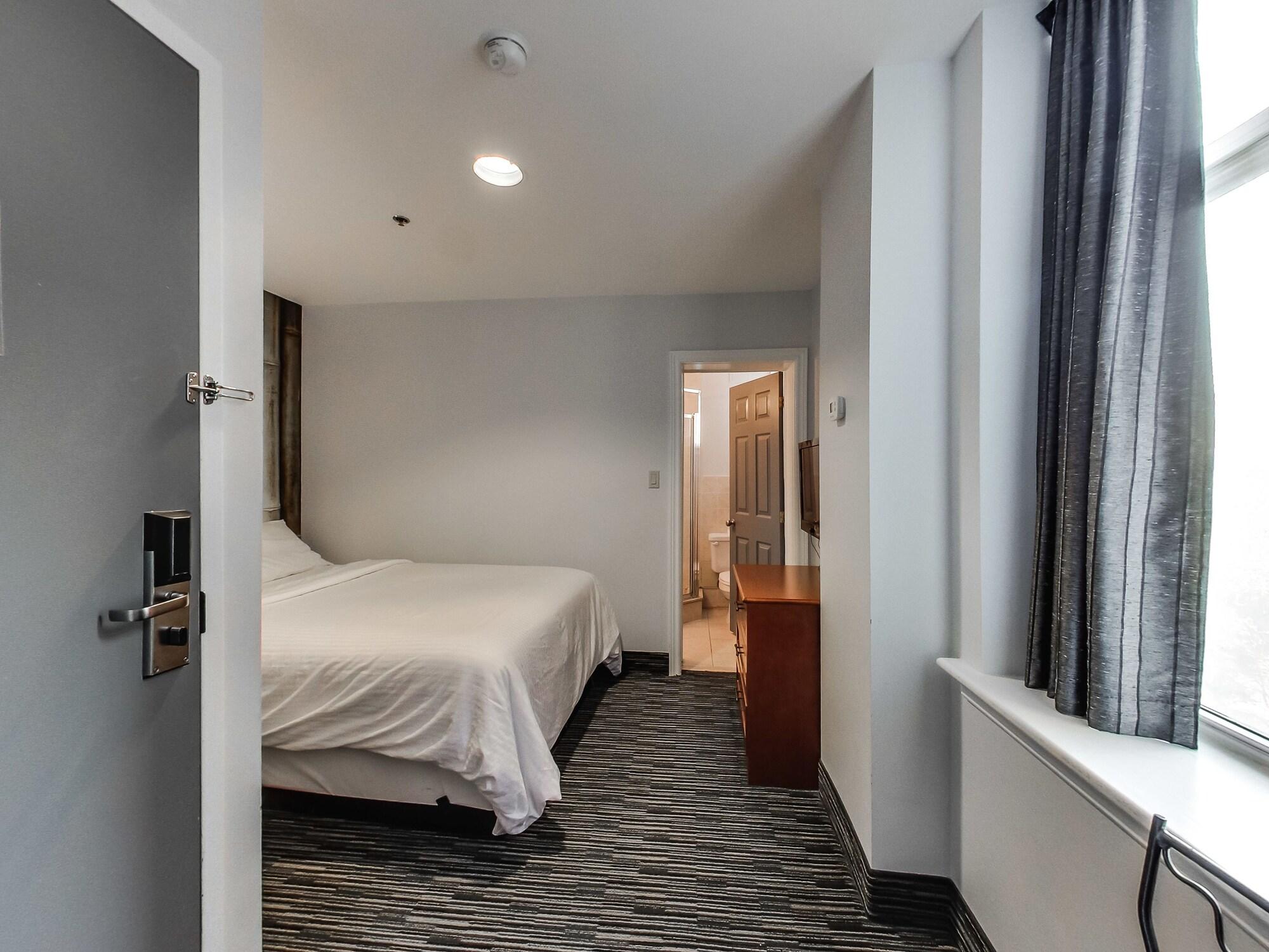 Isabella Hotel & Suites Торонто Екстериор снимка