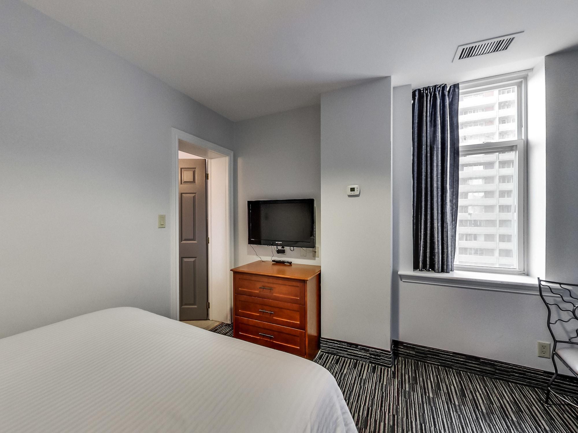 Isabella Hotel & Suites Торонто Екстериор снимка