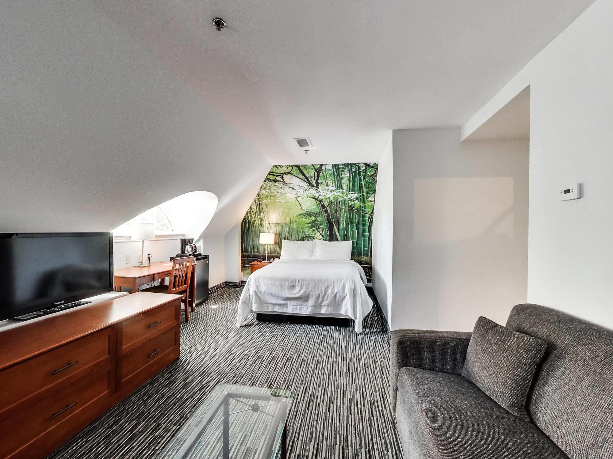 Isabella Hotel & Suites Торонто Екстериор снимка